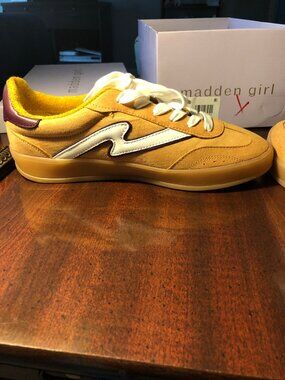 NIB Madden Girl Mustard Yellow Sneaker Suede GiiA Lace Up Low Top 7 Fashion Shoe